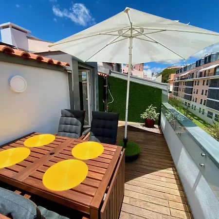 Unique By Myplaceforyou, In The Center Of With Views Over The And The Tagus River 아파트 *