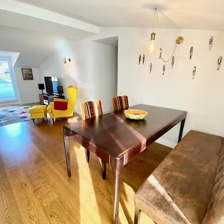 Unique By Myplaceforyou, In The Center Of With Views Over The And The Tagus River 아파트 *