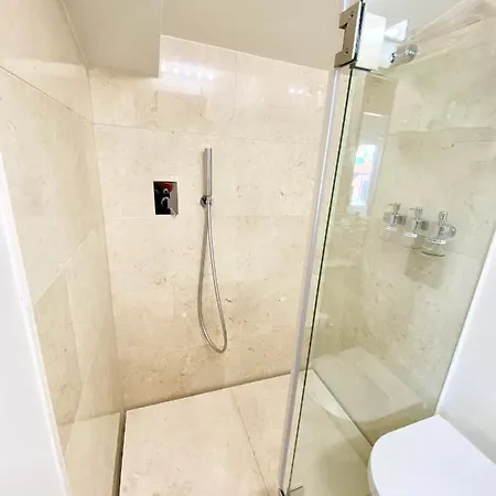 Unique By Myplaceforyou, In The Center Of With Views Over The And The Tagus River Lissabon