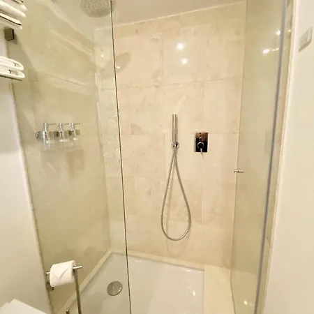 Unique By Myplaceforyou, In The Center Of With Views Over The And The Tagus River *