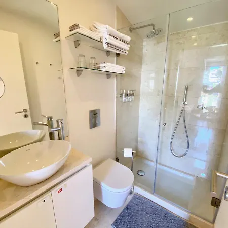 아파트 Unique By Myplaceforyou, In The Center Of With Views Over The And The Tagus River *