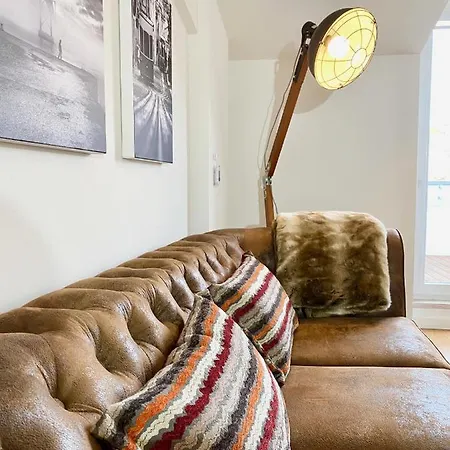 Unique By Myplaceforyou, In The Center Of With Views Over The And The Tagus River Appartement Lissabon